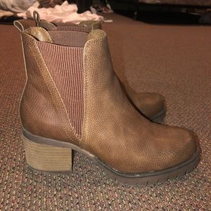 MIA Jody Ribbed Block Heel Chelsea Boot